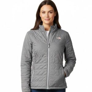 The North Face Woman’s Lightweight Quilted Zip Up Grey Jacket, Size XXL